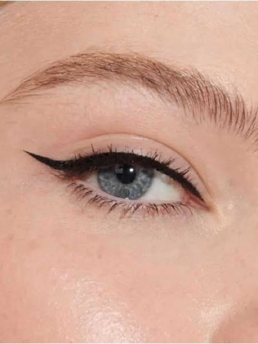 Black Liquid Eyeliner - Intense micro precision Black
